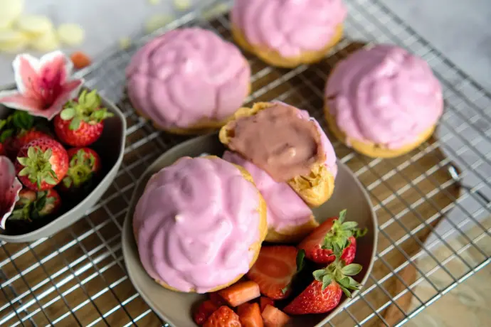 Strawberry Cream Puff (Box of 8)